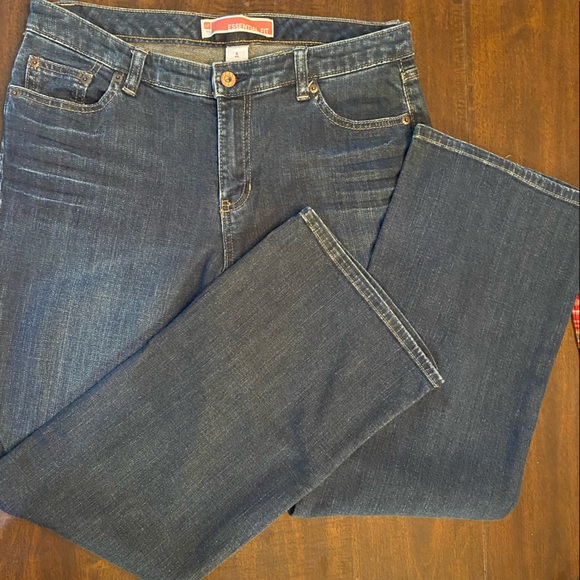Gap Jeans, Size 8, Essential Fit - Picture 2 of 3